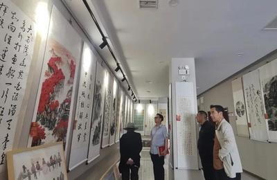 翰墨頌華章，丹青繪新篇——鳳縣慶祝新中國成立75周年優(yōu)秀美術(shù)書法作品展盛大啟幕